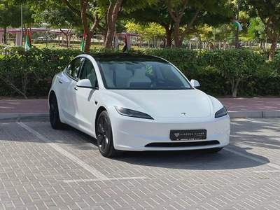 Tesla 3 L.R--AWD--GCC---Under Tesla Warranty---Full PPF Sticker-0