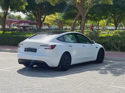 Tesla 3 L.R--AWD--GCC---Under Tesla Warranty---Full PPF Sticker-2