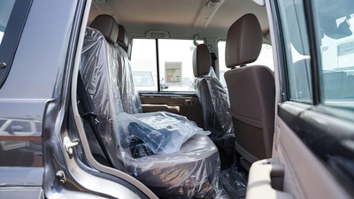 Toyota Land Cruiser 70 LC76 4.0L PTR 26 YM AT-10