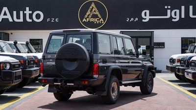 Toyota Land Cruiser 70 LC76 4.0L PTR 26 YM AT-12