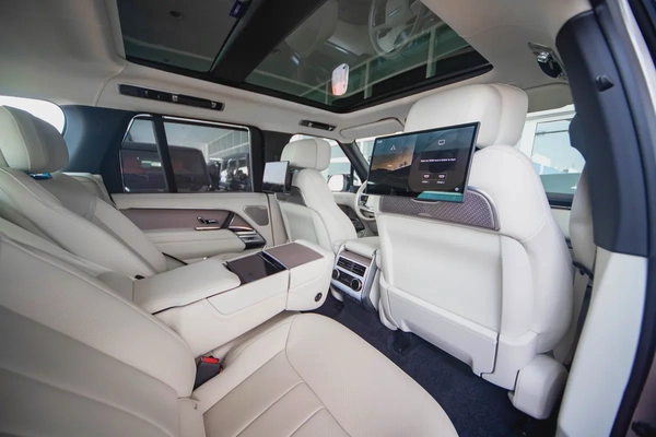 Range Rover Vogue P400 Autobiography | 2025 | 0,0km | Under warranty