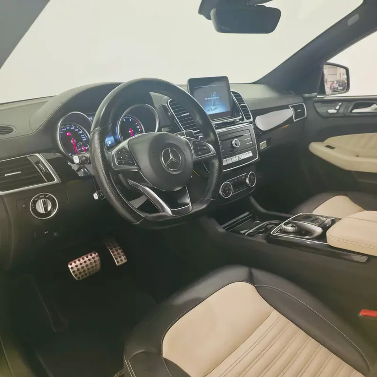 AED 2431 PM | MERCEDES GLE 43 AMG COUPE 2017 | 4 MATIC | WELL MAINTAINED | 1 YEAR WARRANTY-9-9