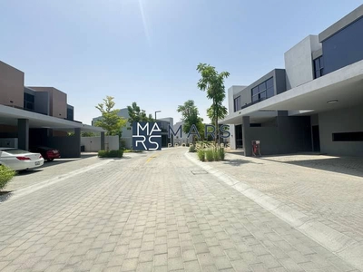 Luxurious brand new 4 bedroom villa availabl in Masaar for rent just in 195k-0