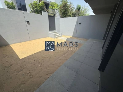 Luxurious brand new 4 bedroom villa availabl in Masaar for rent just in 195k-19