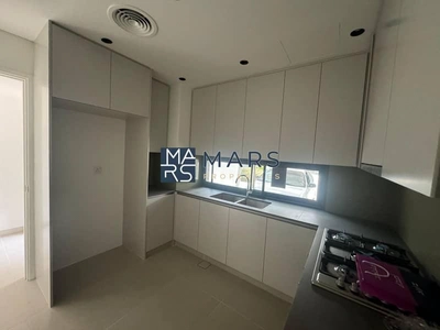 Luxurious brand new 4 bedroom villa availabl in Masaar for rent just in 195k-20