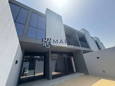Luxurious brand new 4 bedroom villa availabl in Masaar for rent just in 195k-25
