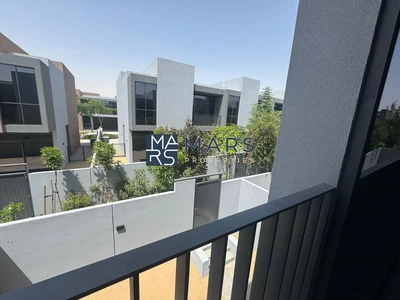Luxurious brand new 4 bedroom villa availabl in Masaar for rent just in 195k-26