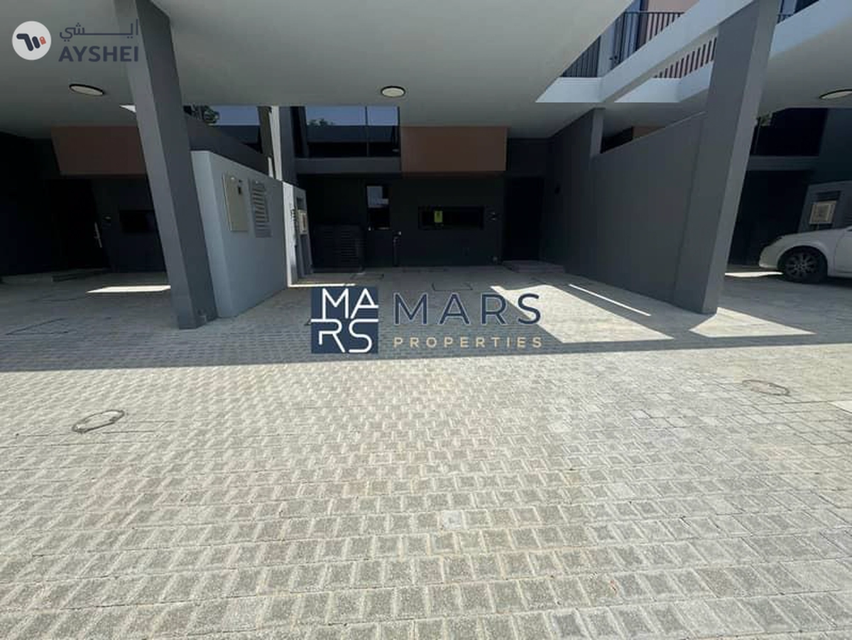 Luxurious brand new 4 bedroom villa availabl in Masaar for rent just in 195k-12-12