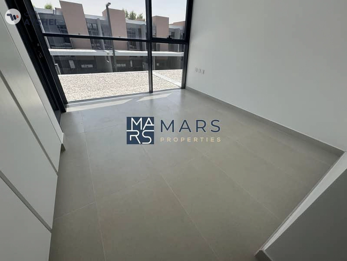 Luxurious brand new 4 bedroom villa availabl in Masaar for rent just in 195k-24-24