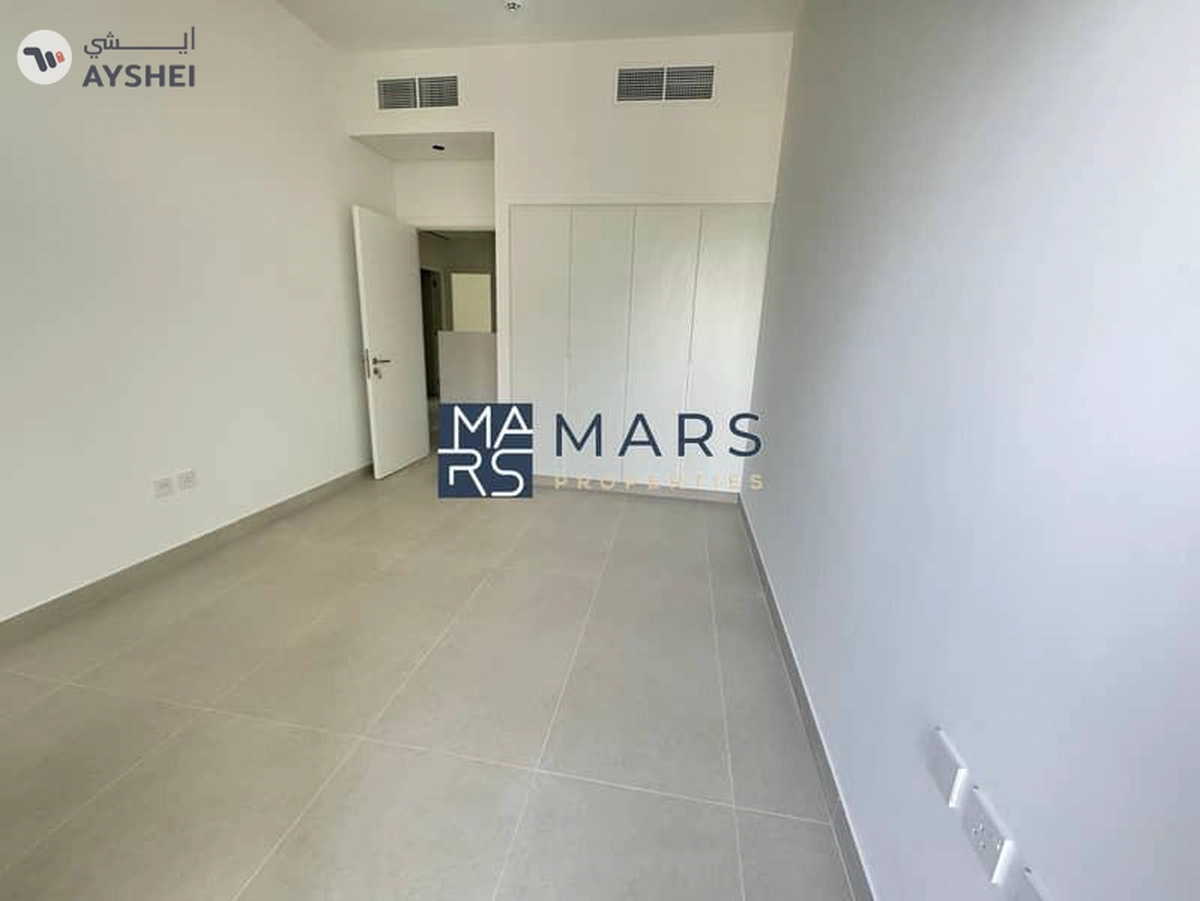 Luxurious brand new 4 bedroom villa availabl in Masaar for rent just in 195k-1-1