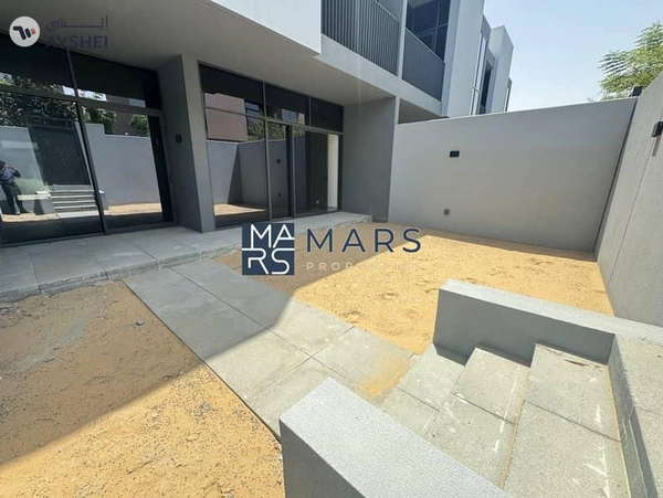 Luxurious brand new 4 bedroom villa availabl in Masaar for rent just in 195k