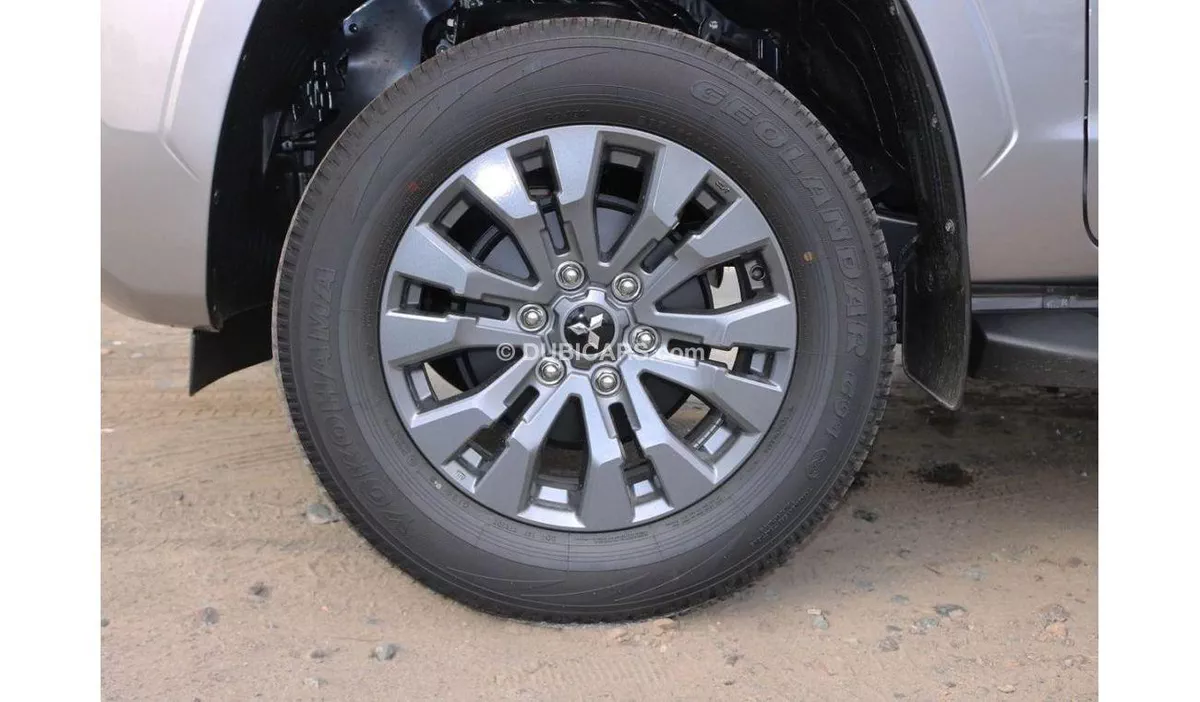 Mitsubishi L200 GLS Mitsubishi L200 sportero 2.4L MY24 for export only-12-0