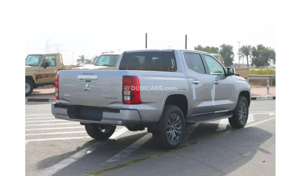 Mitsubishi L200 GLS Mitsubishi L200 sportero 2.4L MY24 for export only-5-0