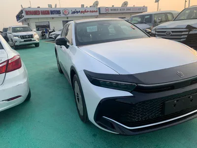 2025 Toyota Crown – Luxury-13