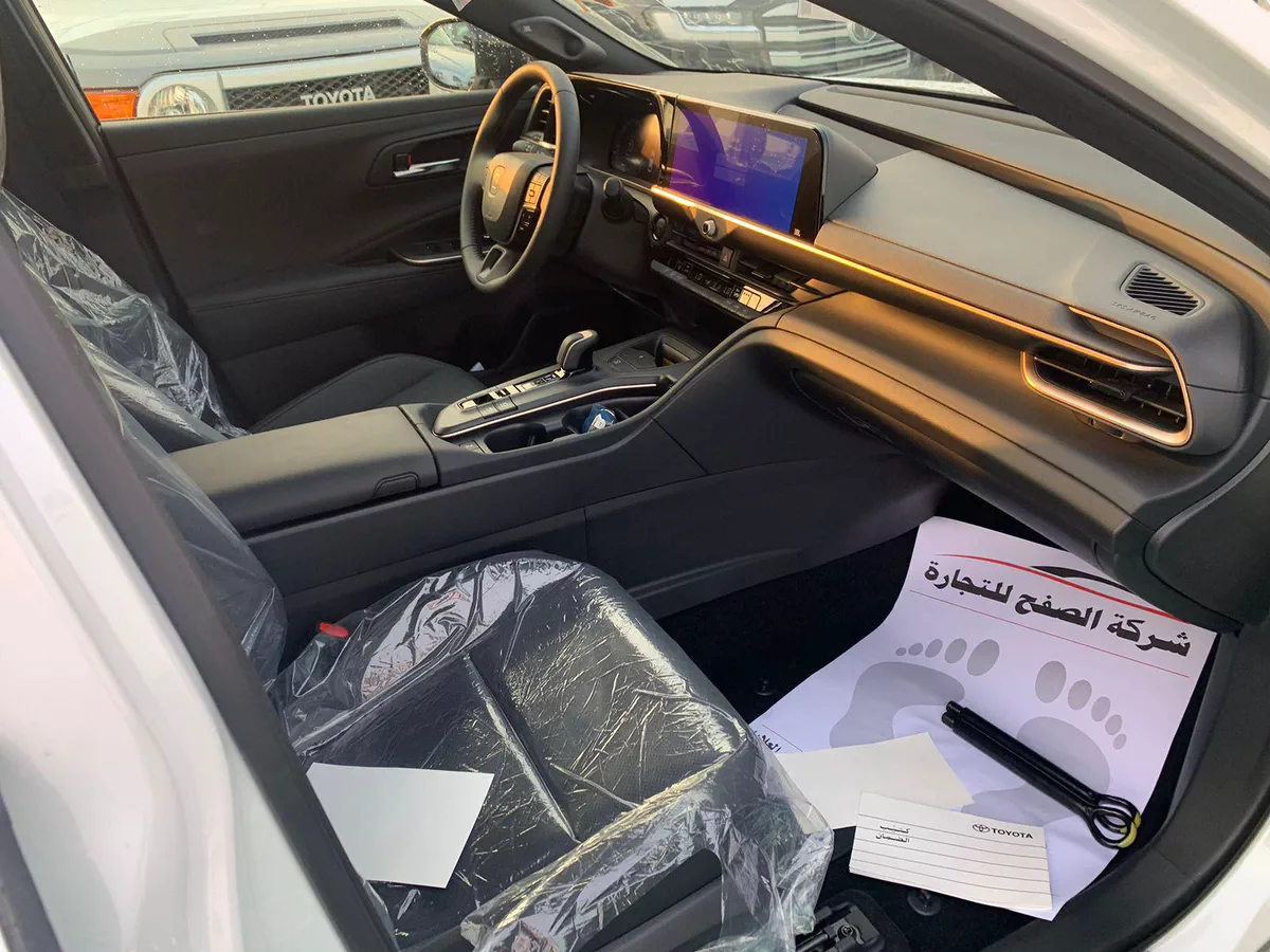 2025 Toyota Crown – Luxury-17-17