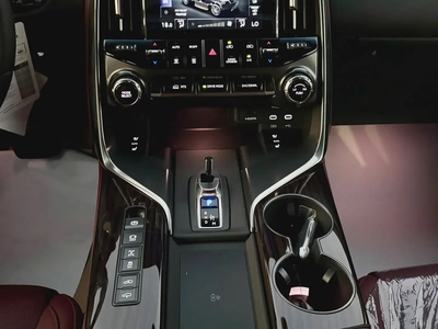 LEXUS LX700H SIGNUTURE MODEL 2026-7