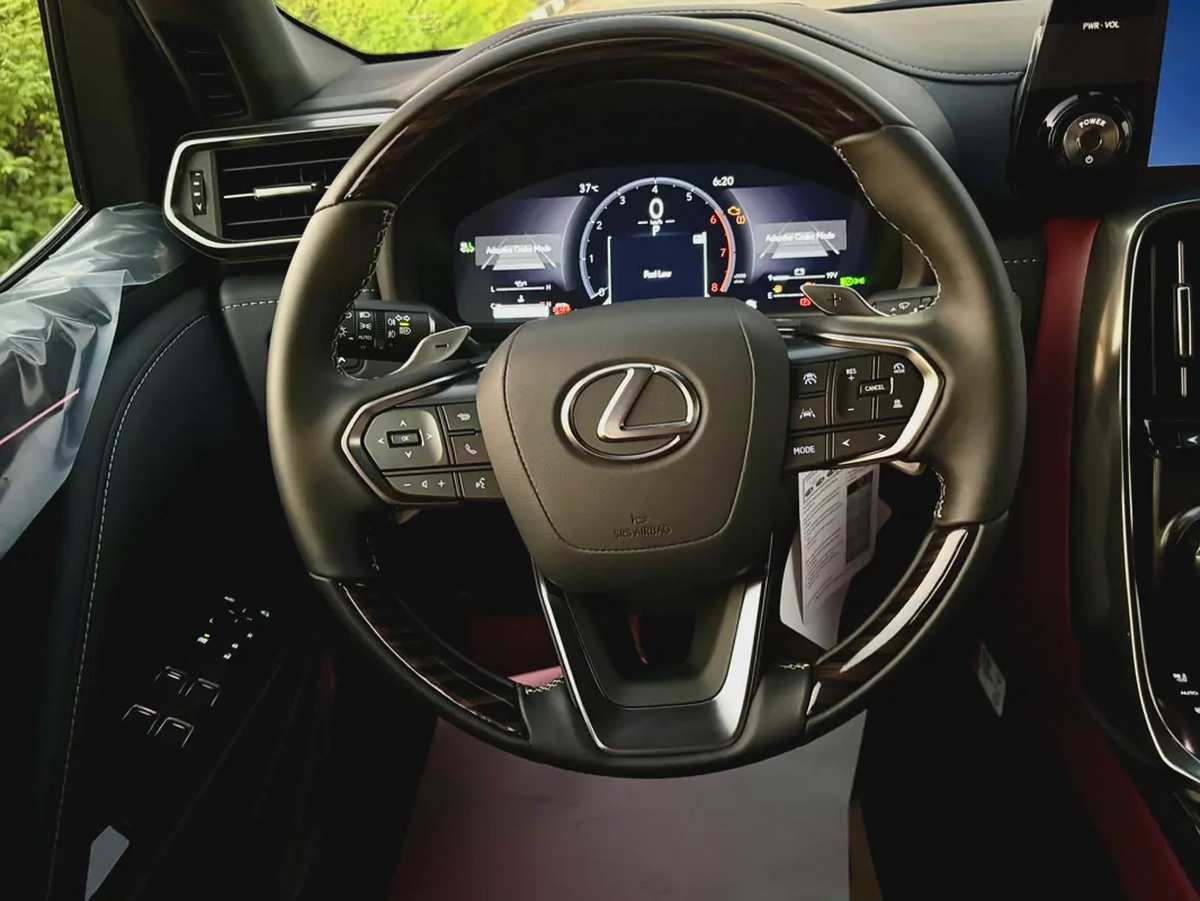 LEXUS LX700H SIGNUTURE MODEL 2026-10-10