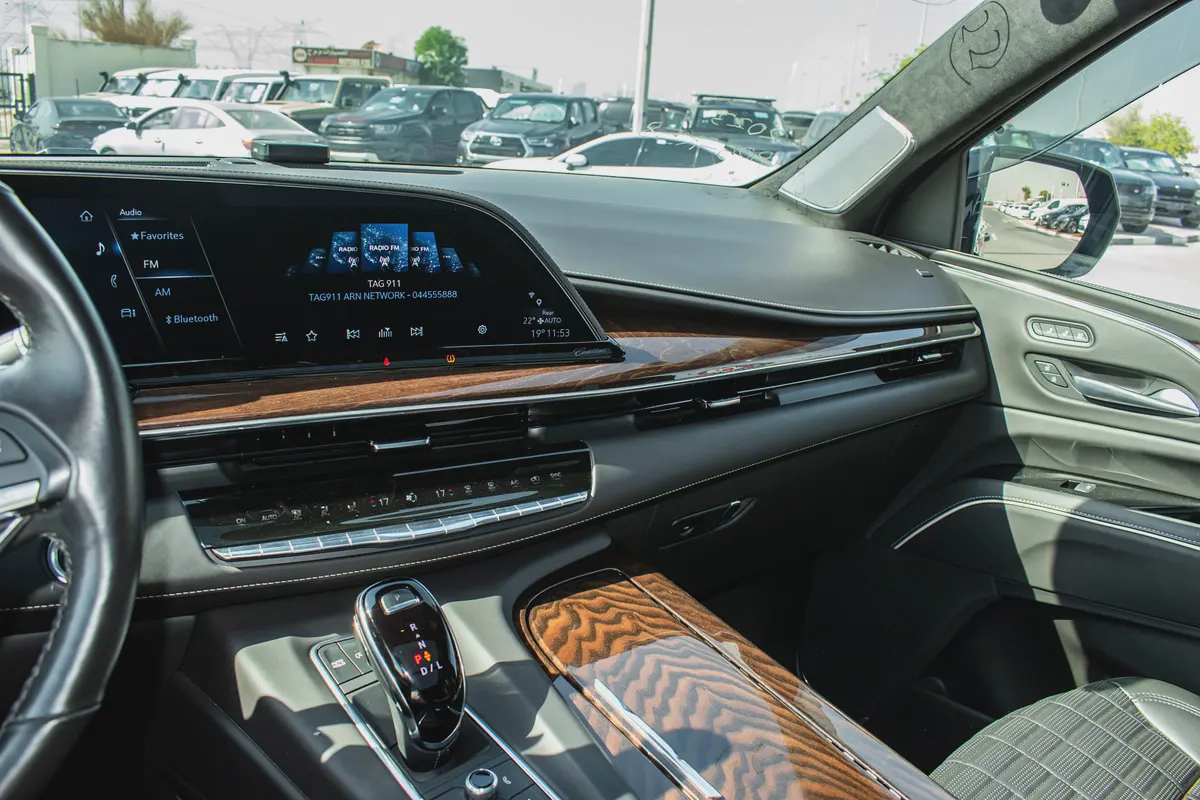 2023 - CADILLAC ESCALADE - /// BRAND NEW CONDITION /// - ONLY 58,000 KM-12-12