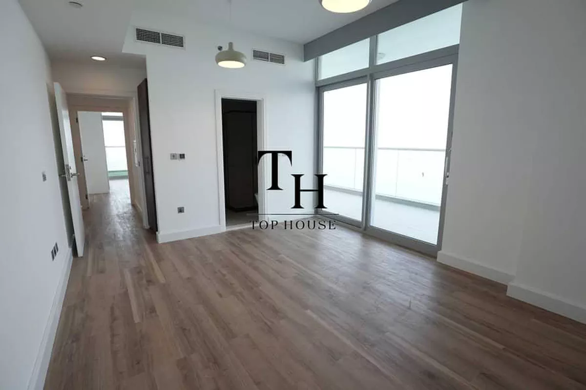 Unfurnished 2BR at Azure Residences | 3 Baths + Ocean & Skyline Views | AED 325K-4-4