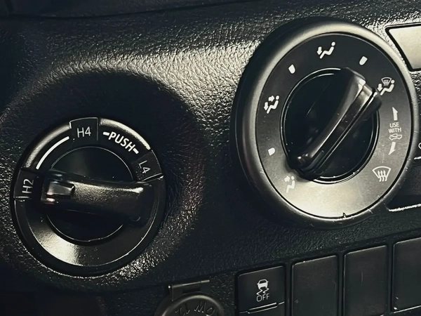 2024 | Toyota Hilux | Manual | 4X4 | Petrol | Ref#905