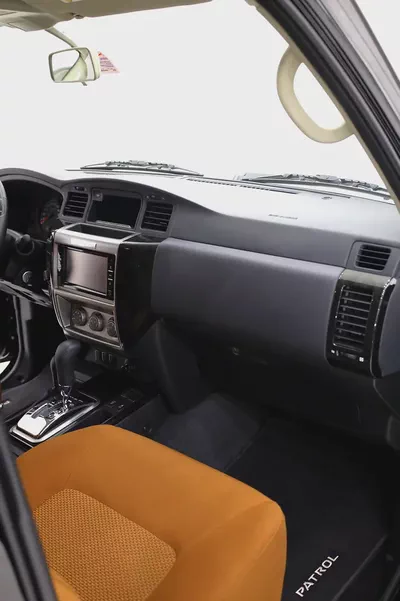 Nissan Patrol Safari Super Safari 2022 GCC Specs FULL SERVICE HISTORY-8