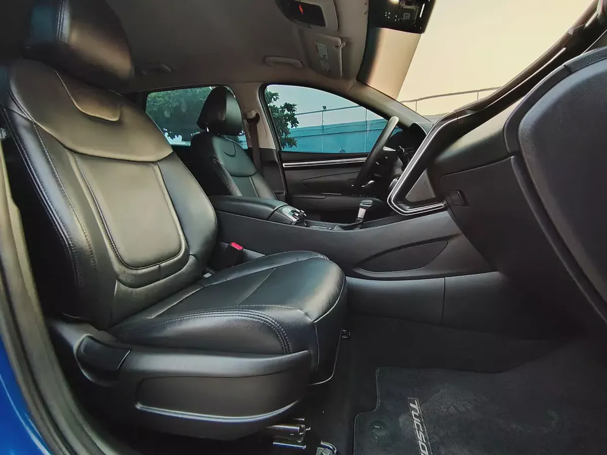 Hyundai Tucson 2023 US specs Clean Title With Original Paint Mid Option With Very Low KM-8-8