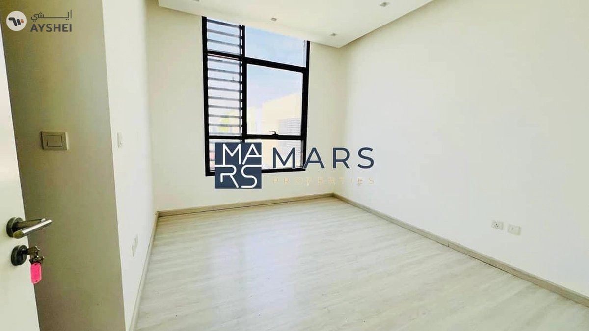 2BHK Townhouse available | Freehold | No service Fee.