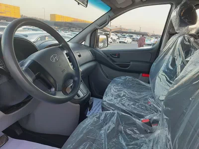 Hyundai H1 GLS 2018 - GCC Specs - Well Maintained-16