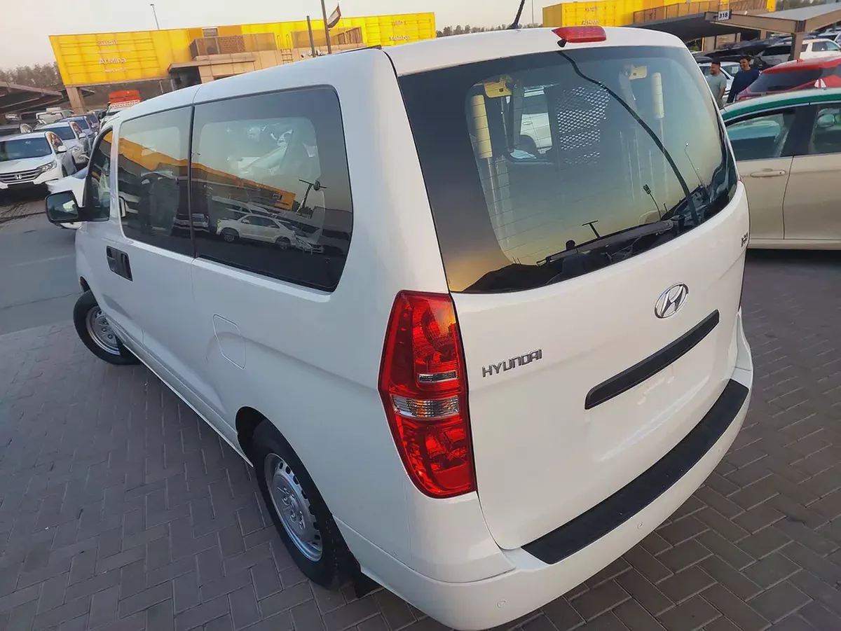 Hyundai H1 GLS 2018 - GCC Specs - Well Maintained-9-9