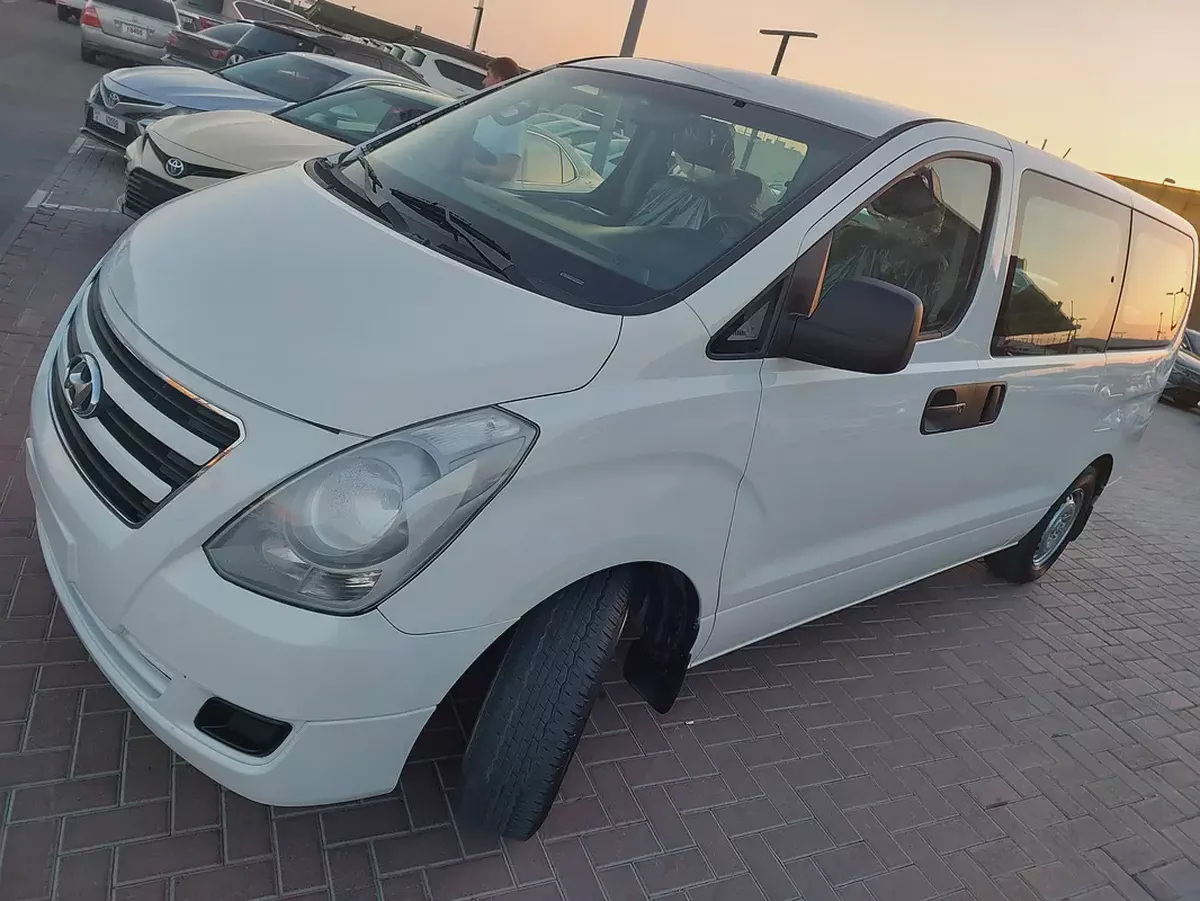 Hyundai H1 GLS 2018 - GCC Specs - Well Maintained-12-12
