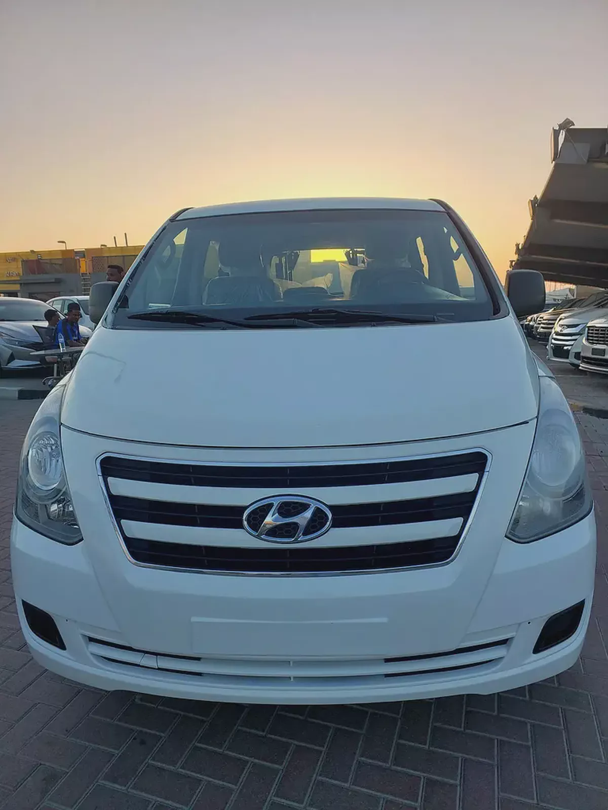 Hyundai H1 GLS 2018 - GCC Specs - Well Maintained-14-14