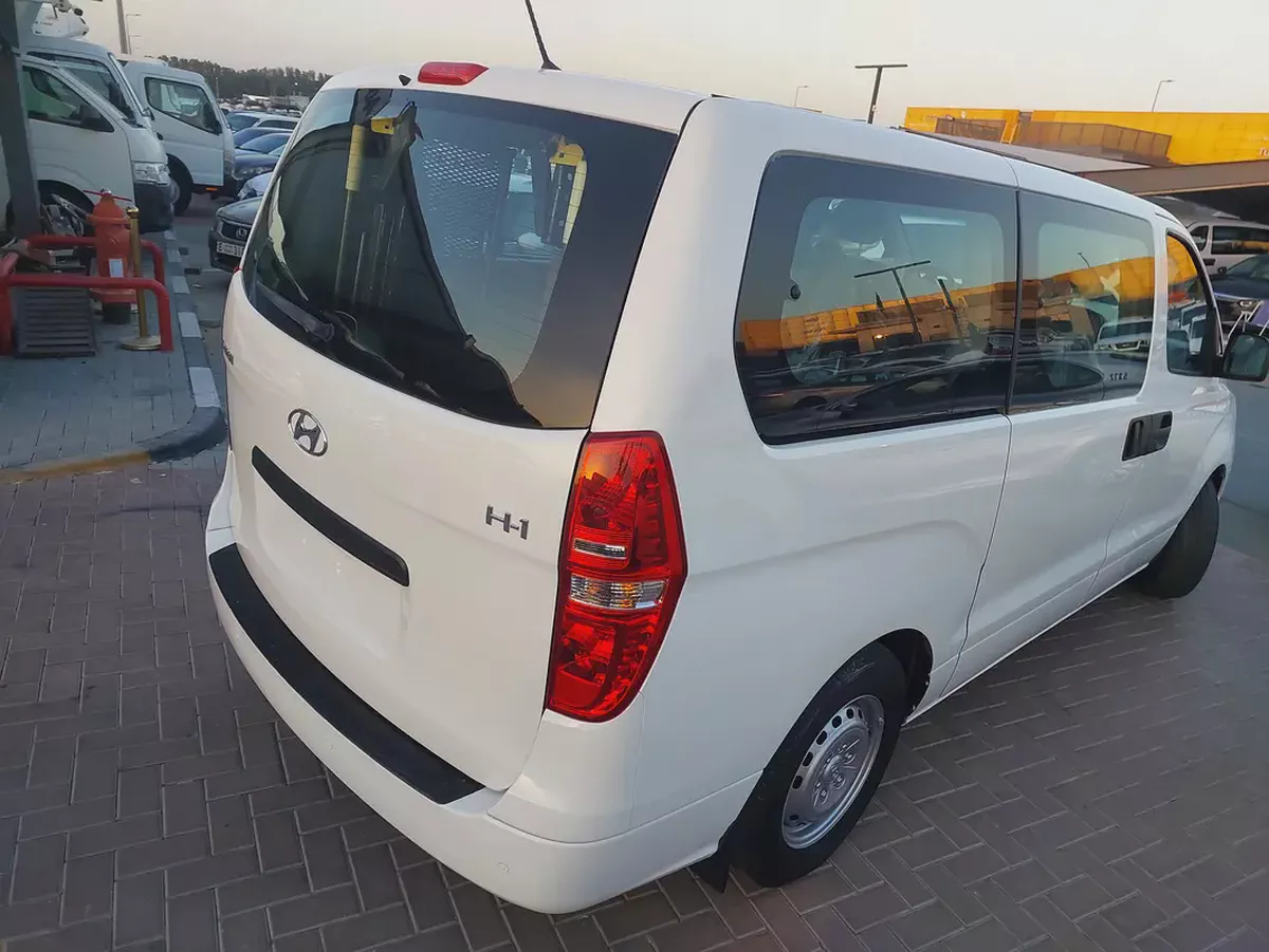 Hyundai H1 GLS 2018 - GCC Specs - Well Maintained-5-5