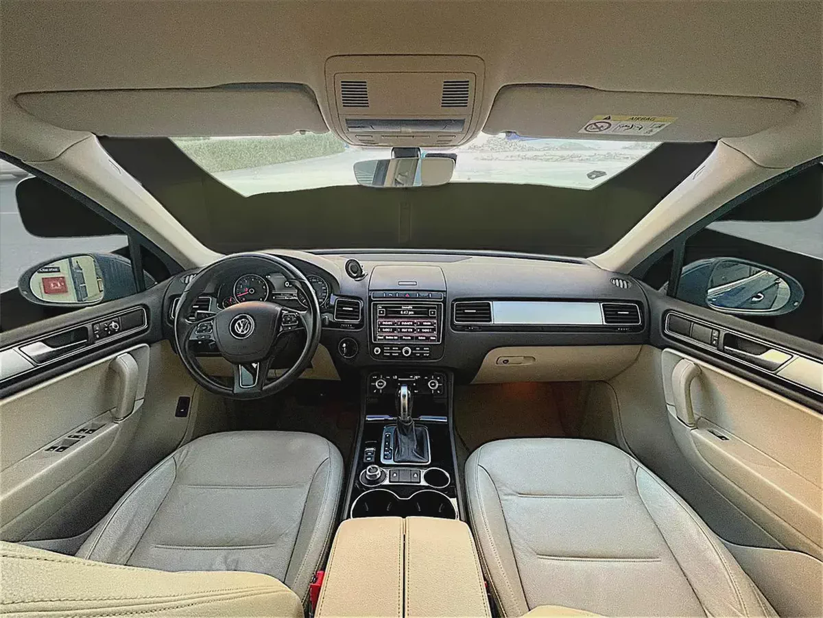 AED 1,005 P.M | Volkswagen Touareg SEL 2018 | GCC Specs | Pristine Condition-14-14