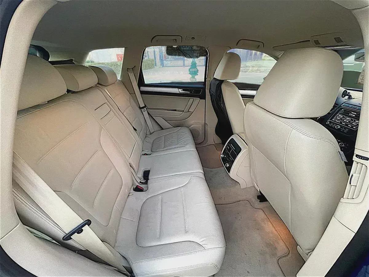 AED 1,005 P.M | Volkswagen Touareg SEL 2018 | GCC Specs | Pristine Condition-18-18