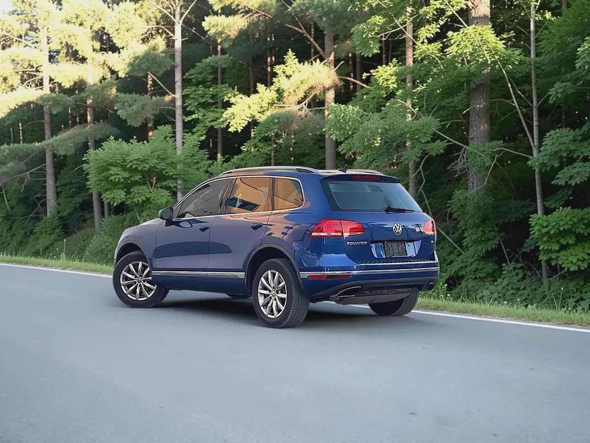 AED 1,005 P.M | Volkswagen Touareg SEL 2018 | GCC Specs | Pristine Condition-3-3