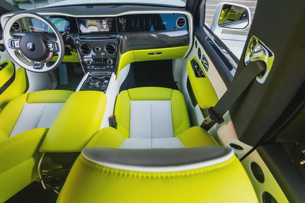 Rolls-Royce Cullinan Black Badge 2026