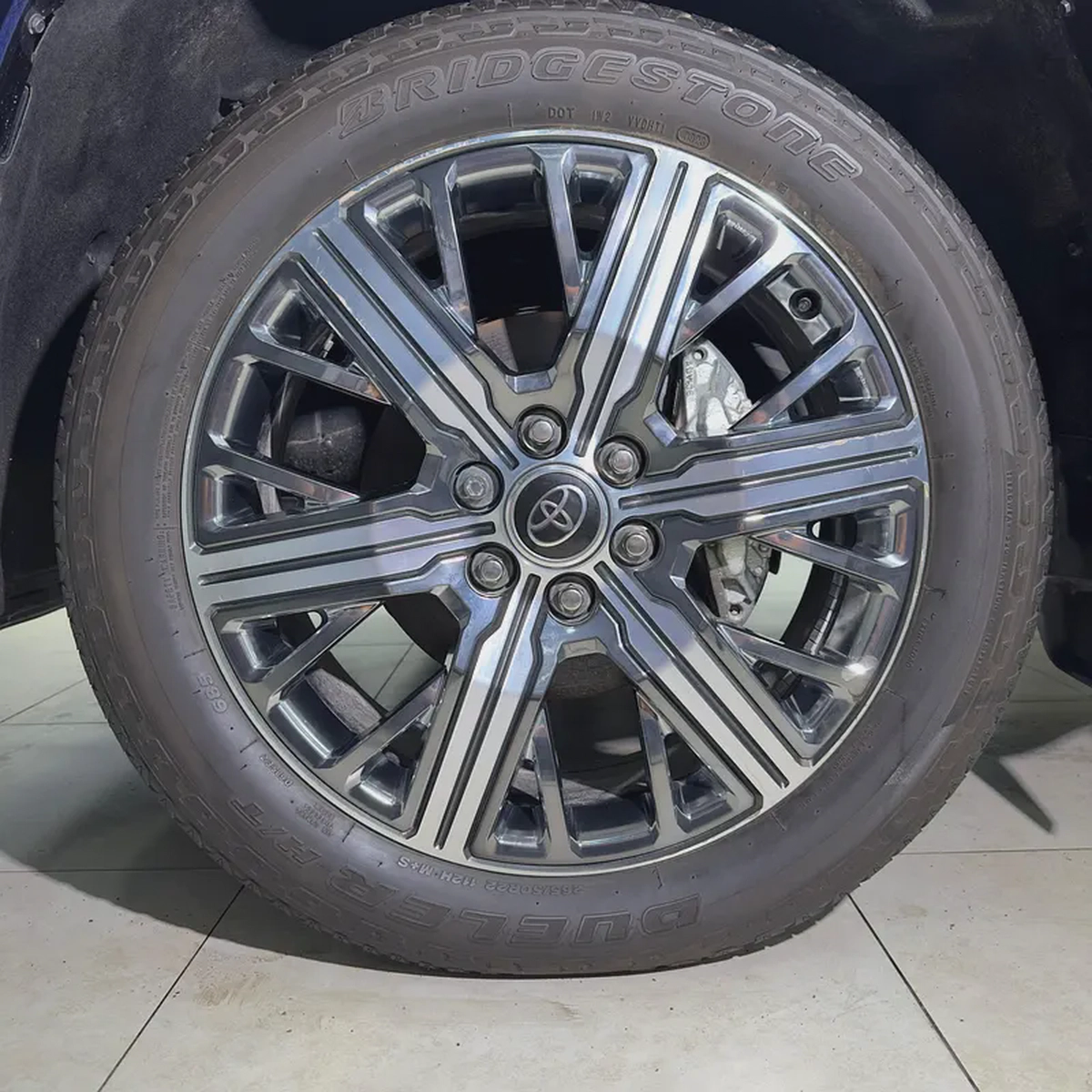 2024 TOYOTA SEQUOIA CAPSTONE HYBRID-18-18