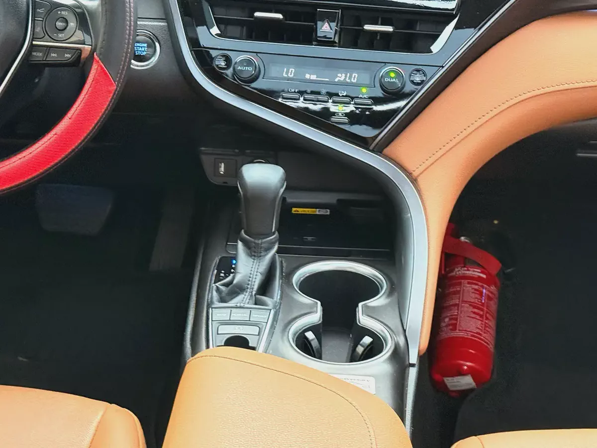 Toyota Camry 2024 40th Anniversary GCC Specs V6-12-12