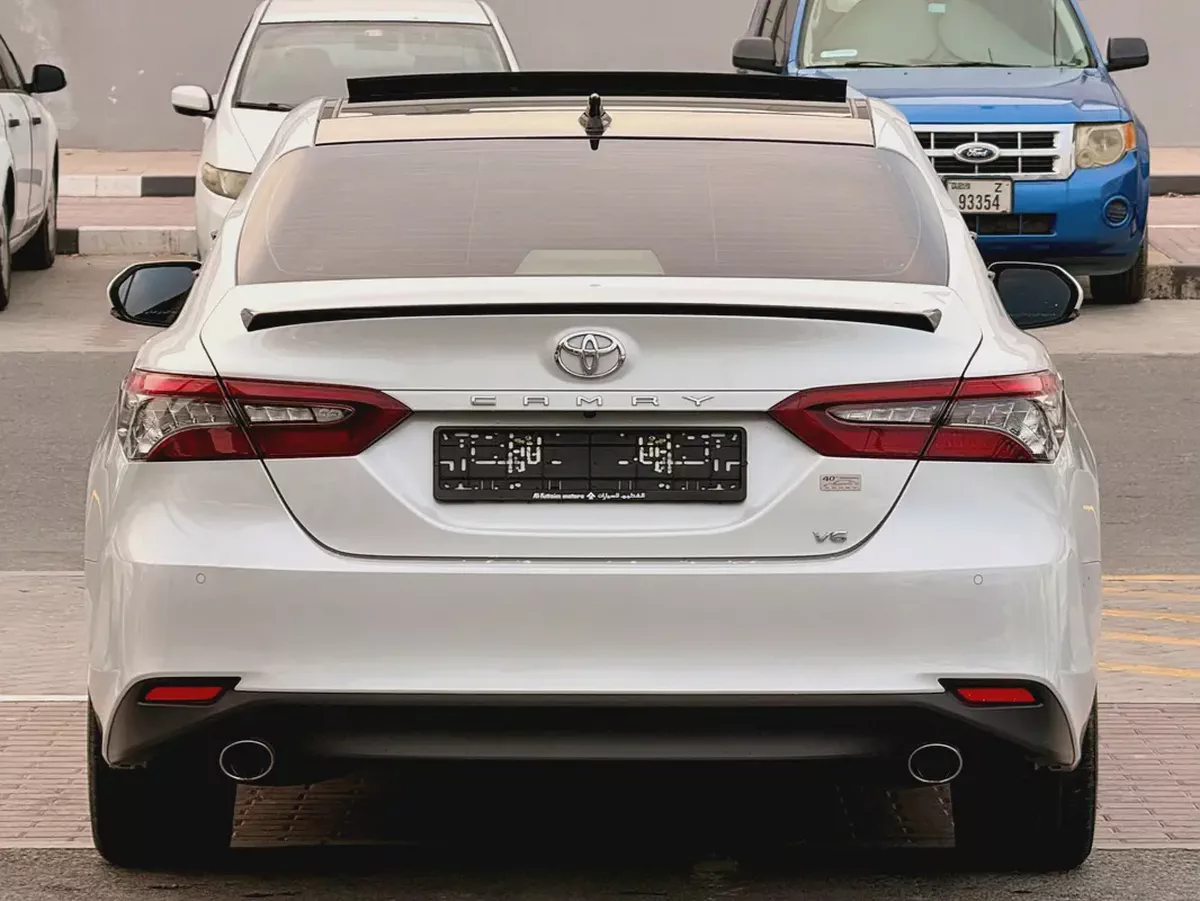 Toyota Camry 2024 40th Anniversary GCC Specs V6-5-5