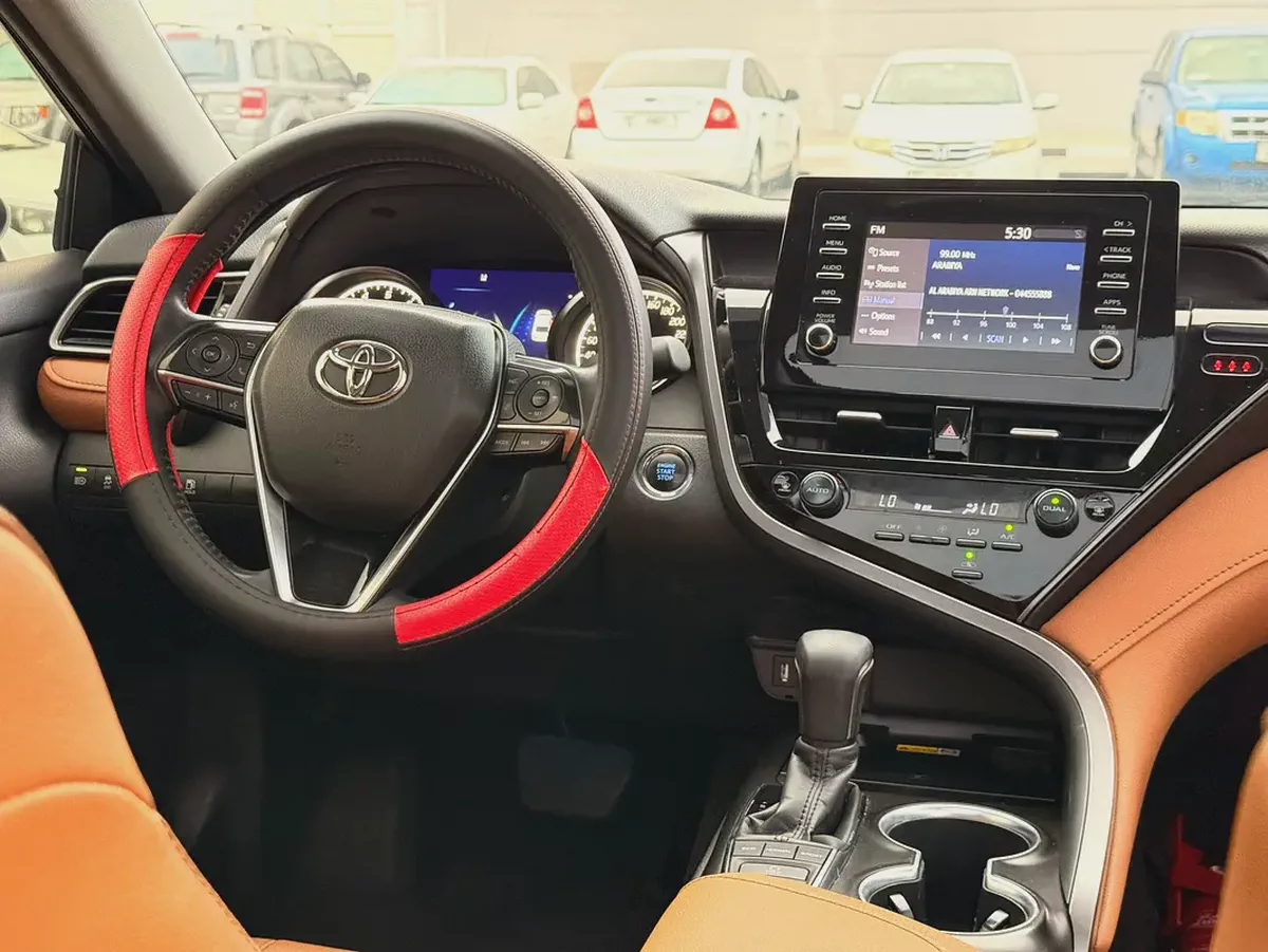 Toyota Camry 2024 40th Anniversary GCC Specs V6-7-7