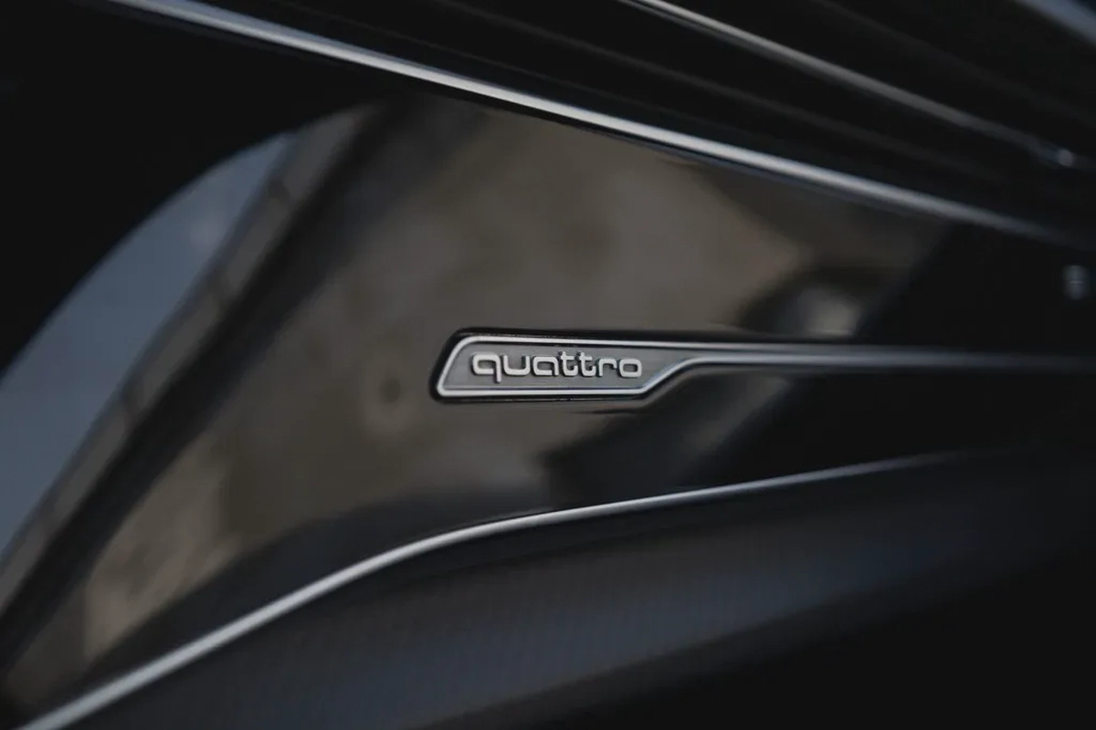 Audi RS Q8 2022-21-21