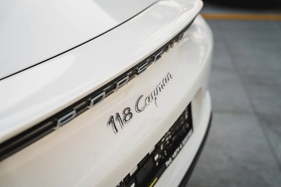 Porsche 718 Cayman 2023 Agency Warranty GCC 2.0L Turbo 4 Cylinders Low Mileage Full Service History-5