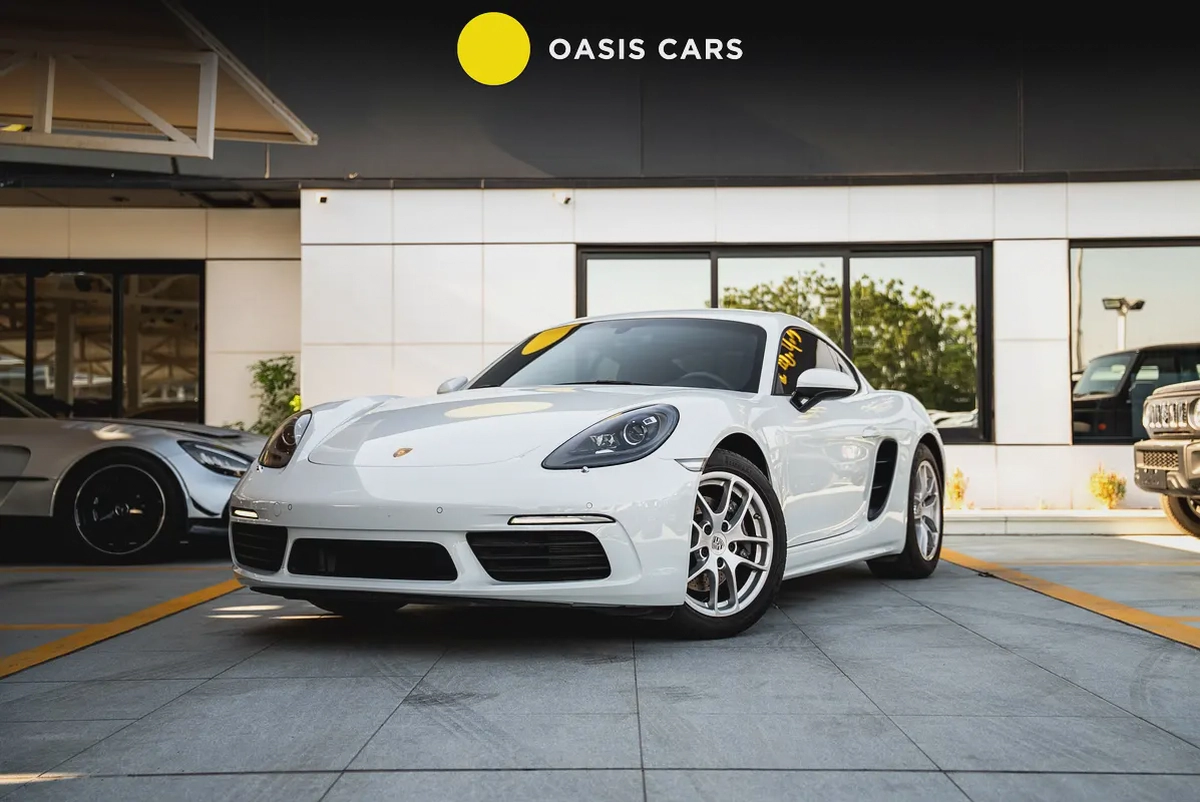 Porsche 718 Cayman 2023 Agency Warranty GCC 2.0L Turbo 4 Cylinders Low Mileage Full Service History