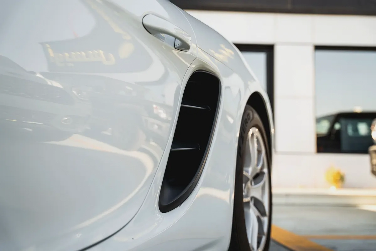 Porsche 718 Cayman 2023 Agency Warranty GCC 2.0L Turbo 4 Cylinders Low Mileage Full Service History