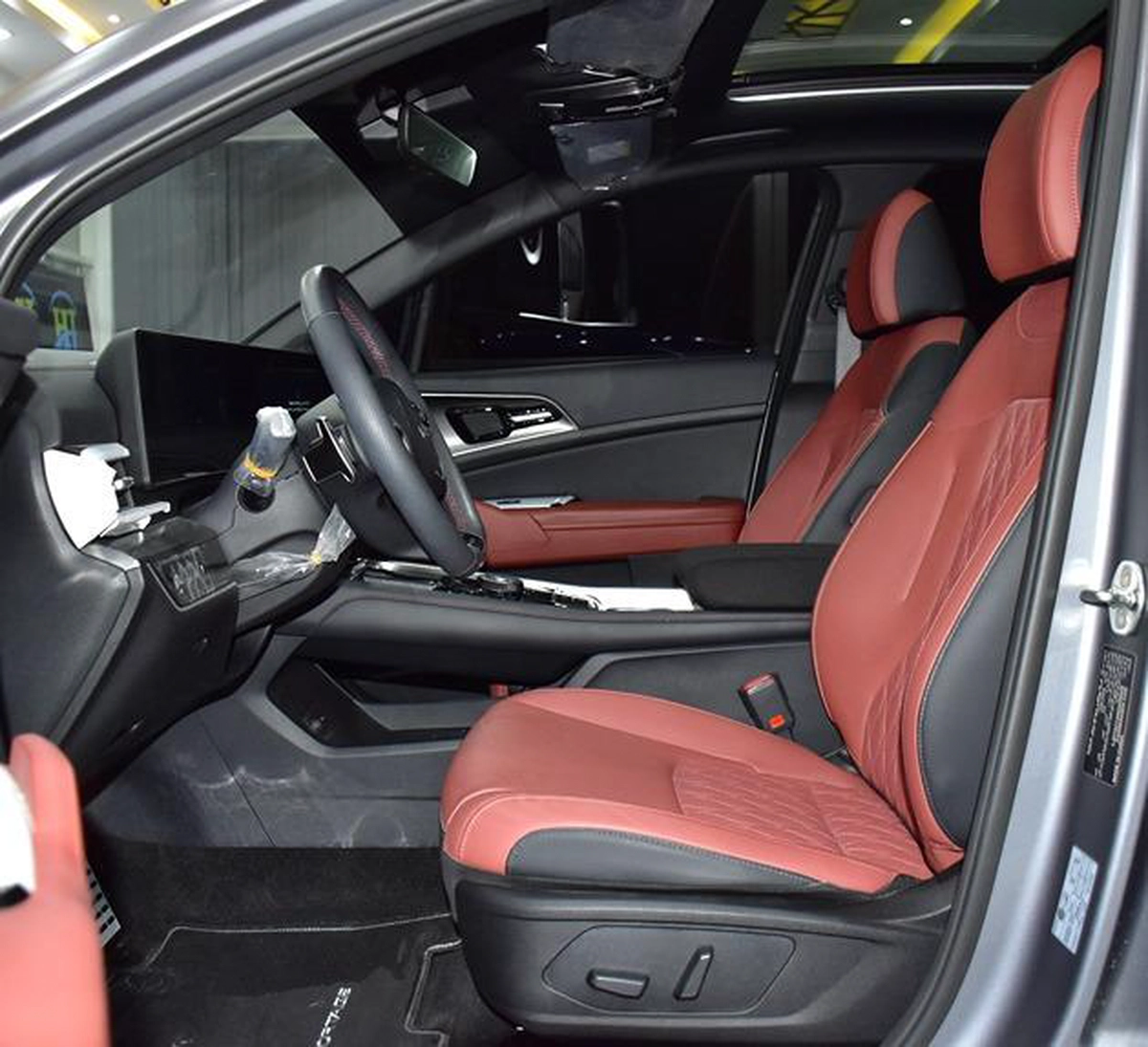 KIA Sportage 4x4 2.0L ( 2025 Model ) in Black Color GCC Specs
