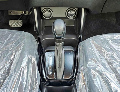 Suzuki Swift GLX SUZUKI SWIFT GLX HYBRID || RADAR PETROL AT 1.2L V4 (CODE # SWGLXFOH) SILVER 2026-21