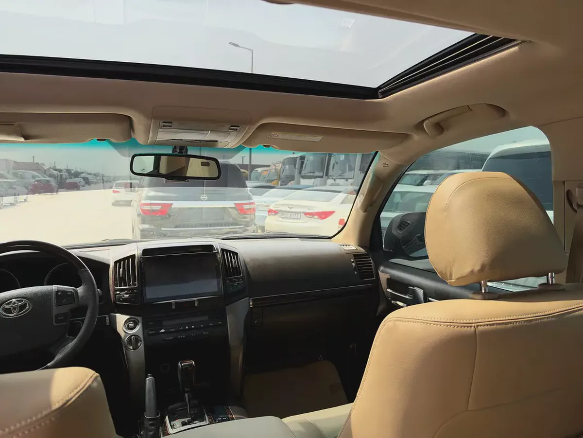 Toyota Land Cruiser 2010 GXR  fullopshinGCC Specs-2-2