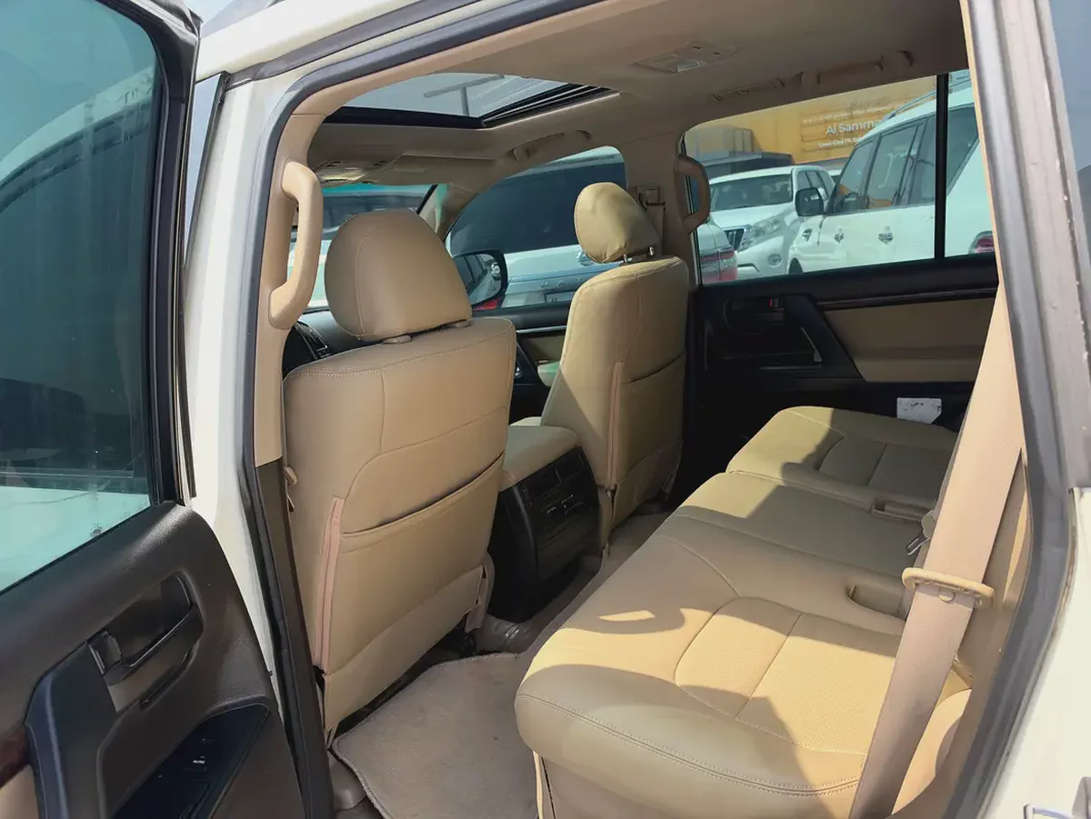 Toyota Land Cruiser 2010 GXR  fullopshinGCC Specs-3-3