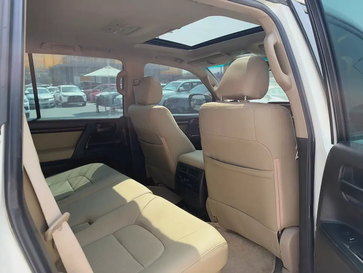 Toyota Land Cruiser 2010 GXR  fullopshinGCC Specs-6-6