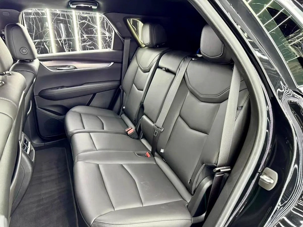 Original Paint | Low Mileage | GCC | Al Ghandi Warranty 2026 |